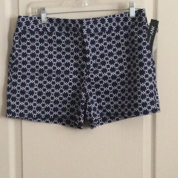 Shorts - Picture 2 of 6
